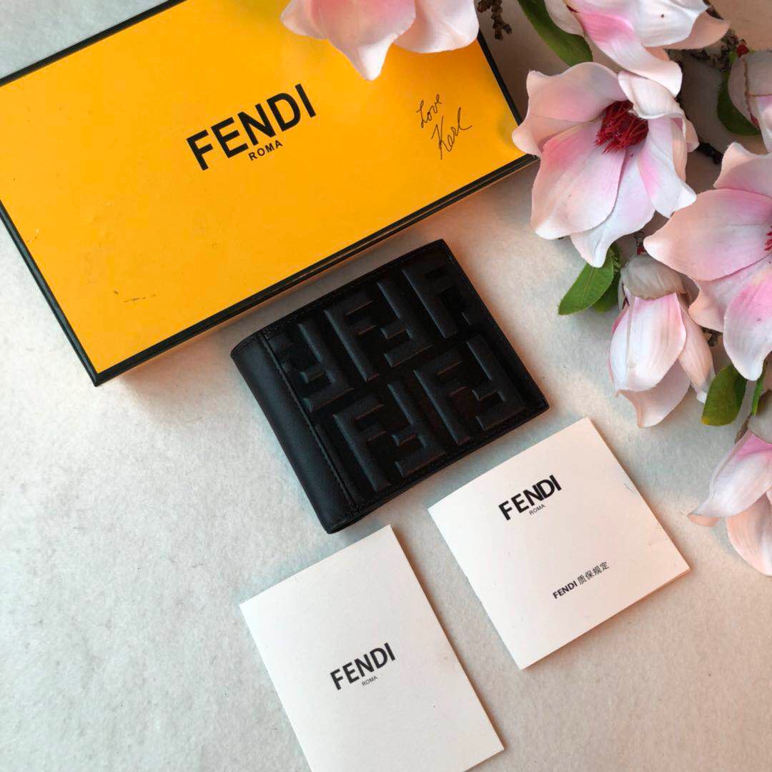 フェンディ メンズ レザー 二つ折り 短財布 ブラック 詳細画像 1