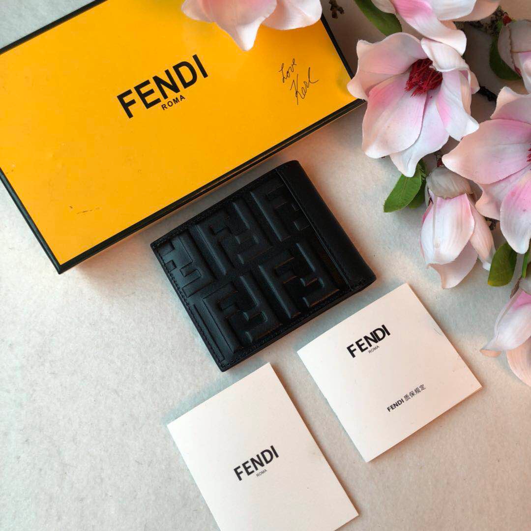 フェンディ メンズ レザー 二つ折り 短財布 ブラック 詳細画像 2