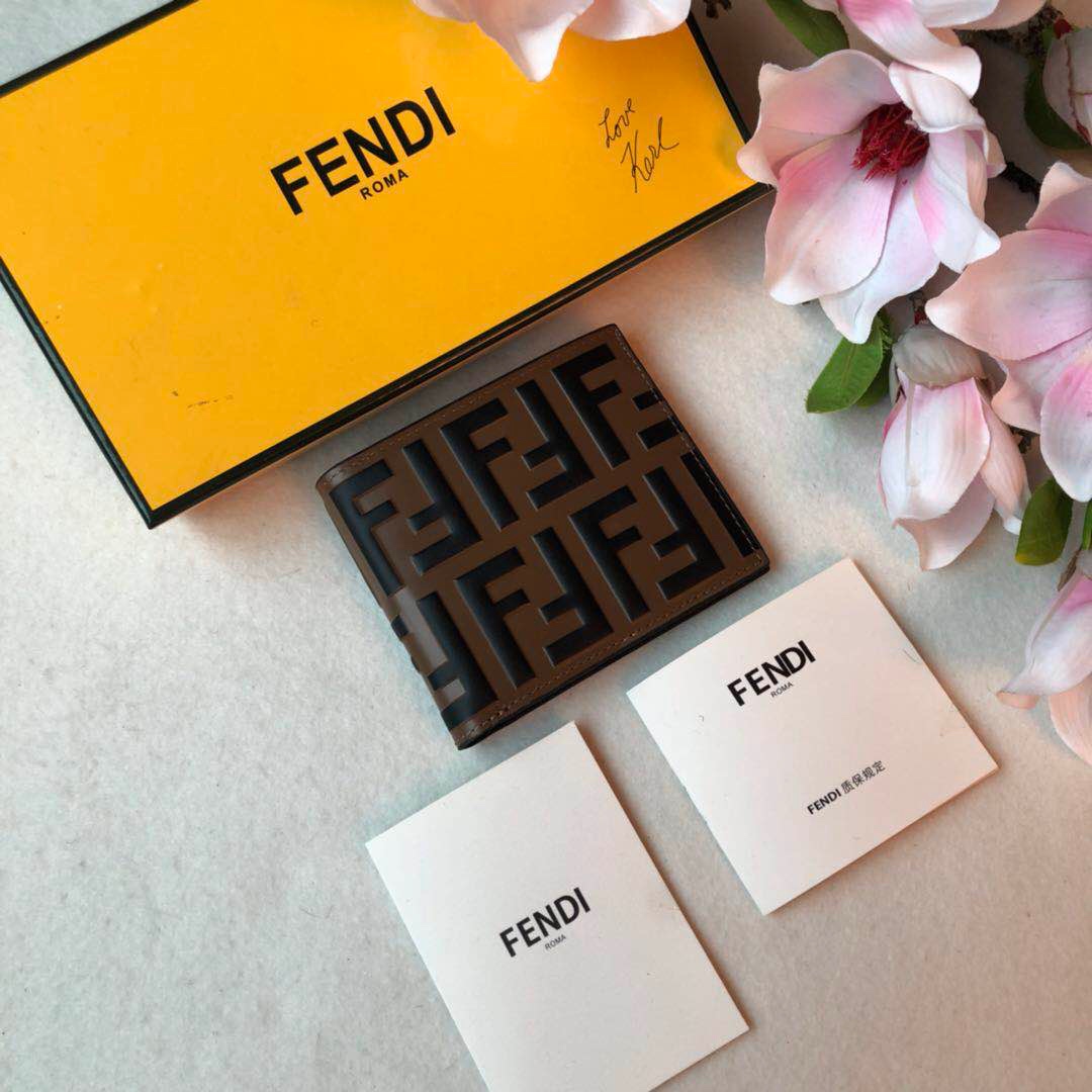 フェンディ メンズ レザー 二つ折り ショートウォレット FFロゴ ブラウン ブラック 詳細画像 1