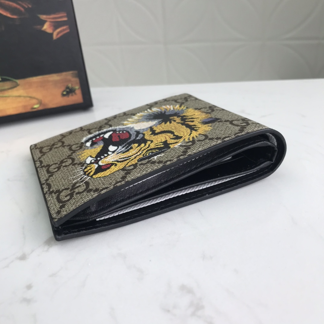 グッチ GGスプリーム キャンバス 二つ折り財布 タイガープリント ベージュ ブラウン 詳細画像 3