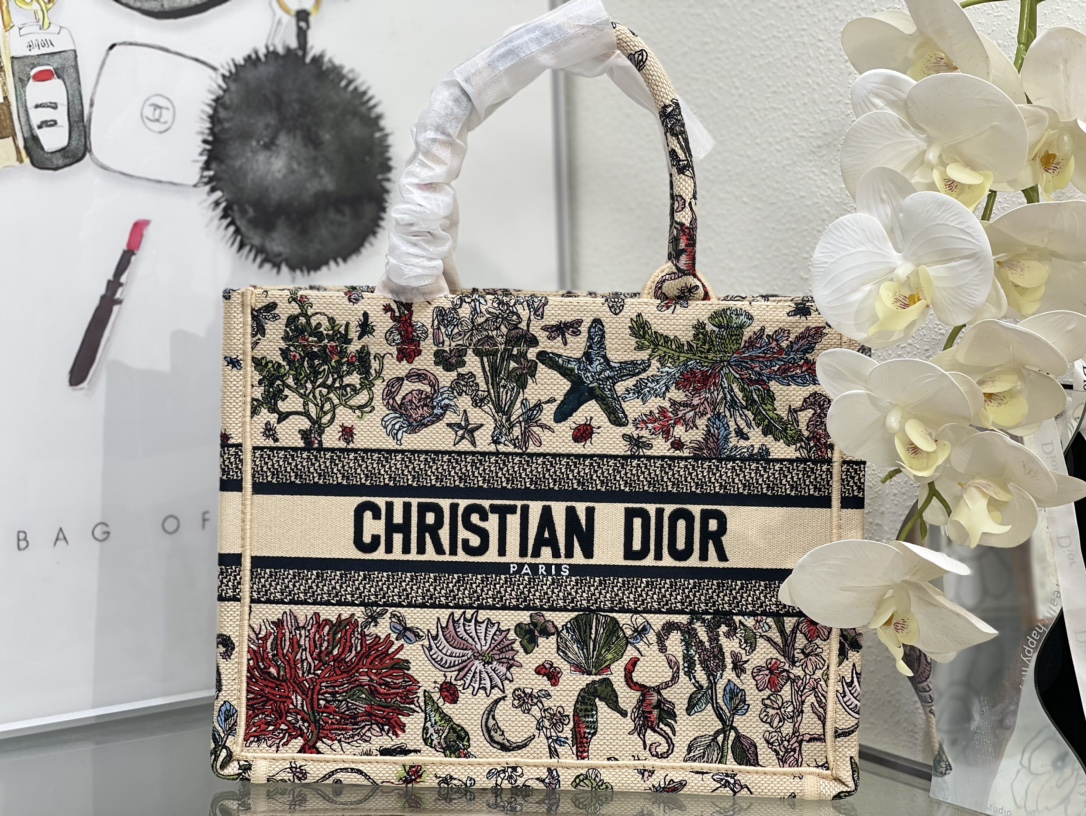 ディオール Book Tote Around the World 刺繍キャンバス トートバッグ ベージュ マルチカラー 詳細画像 1