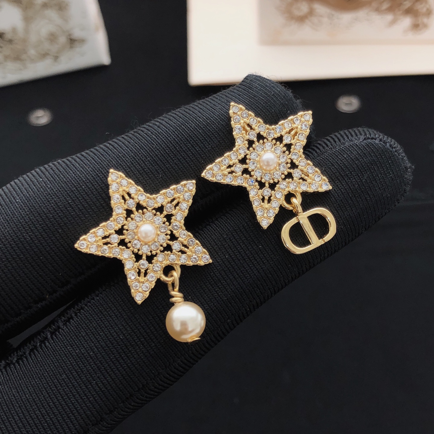ディオール 黄銅 スター スタッドピアス 詳細画像 1