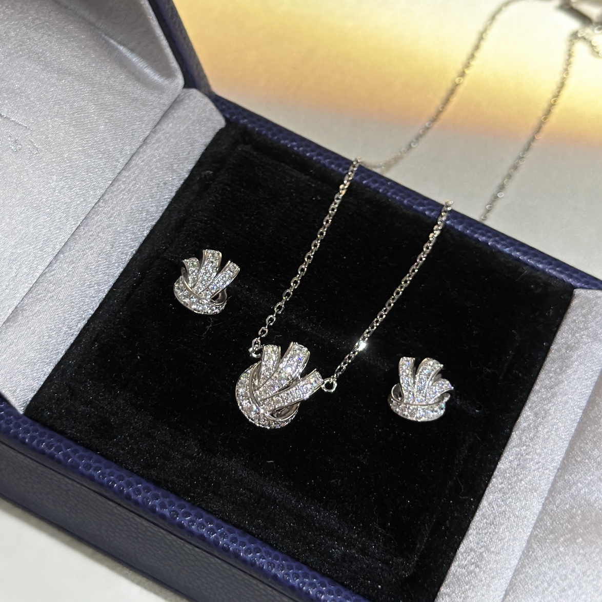 Tilda's Bow パヴェダイヤ クロス ネックレス＆ピアス セット 925シルバー A0348 詳細画像 1