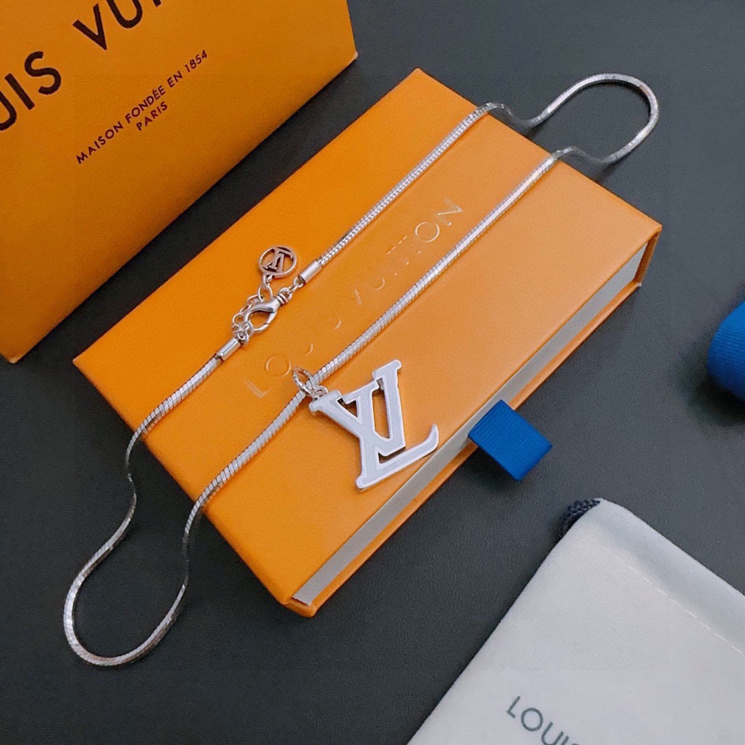 ルイ・ヴィトン LV ペンダント チェーンネックレス シルバー 詳細画像 3